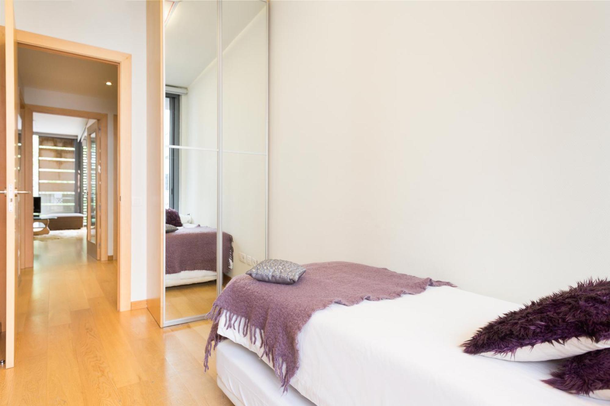 My Space Barcelona Pool City Center Room photo