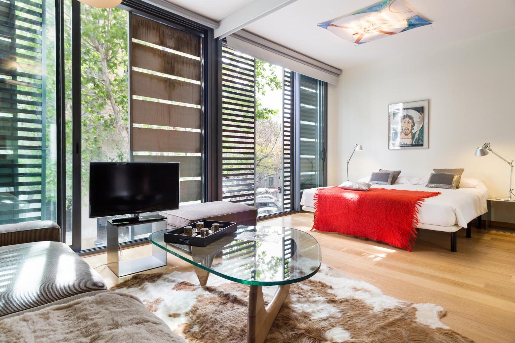 My Space Barcelona Pool City Center Room photo