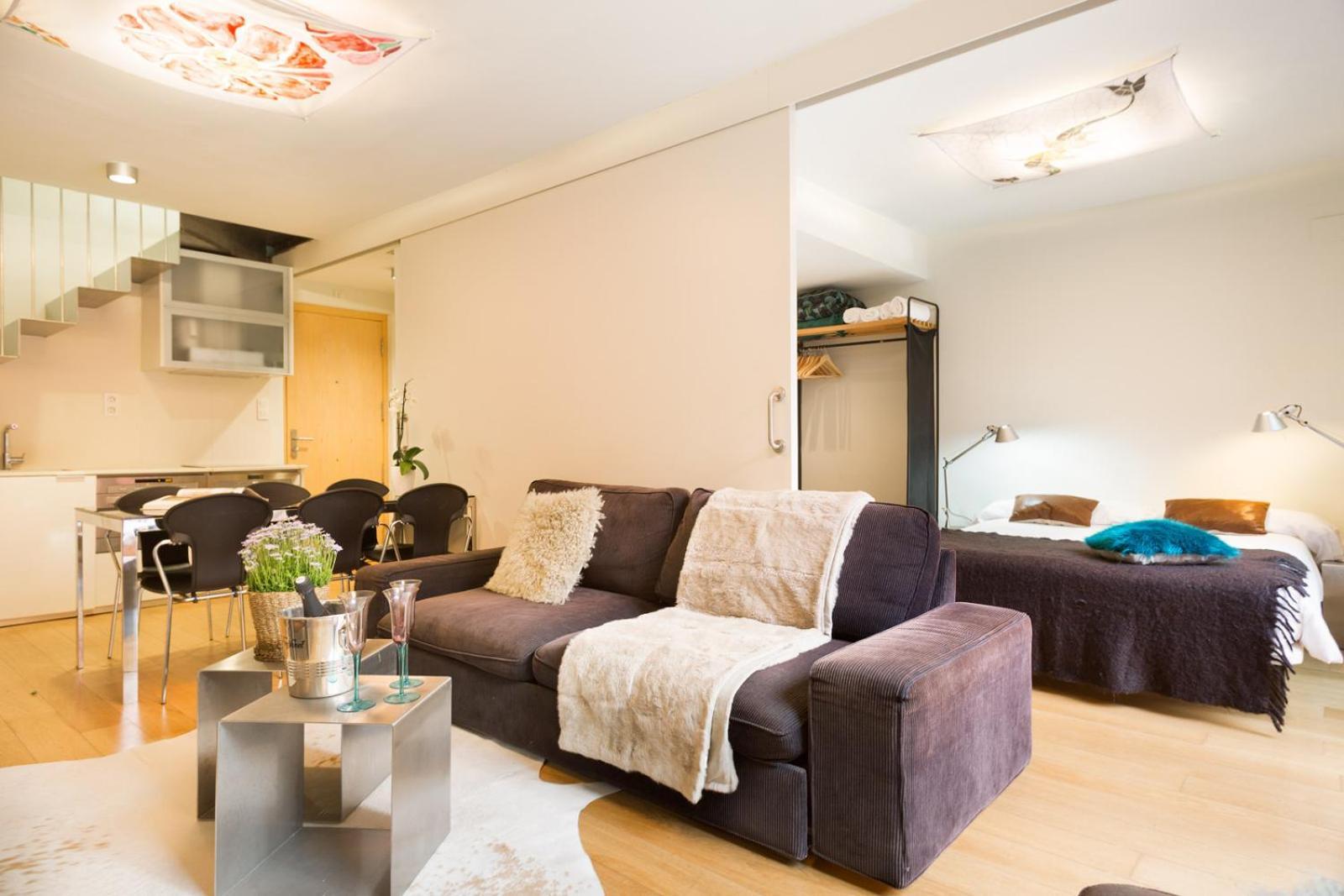 My Space Barcelona Pool City Center Room photo