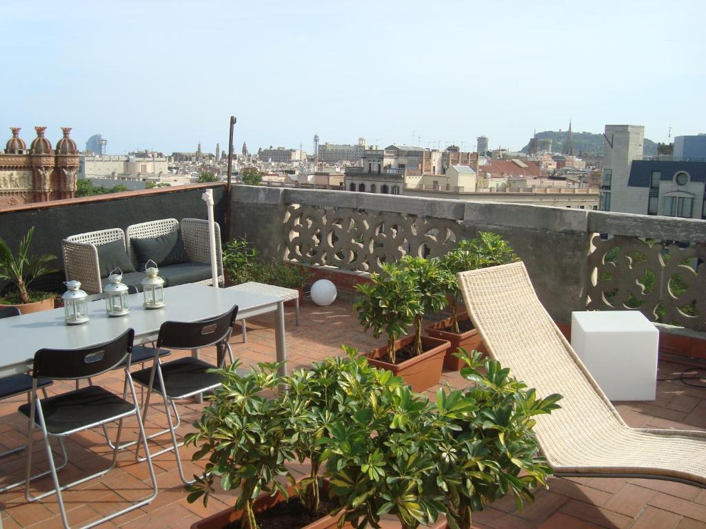 My Space Barcelona Pool City Center Exterior photo