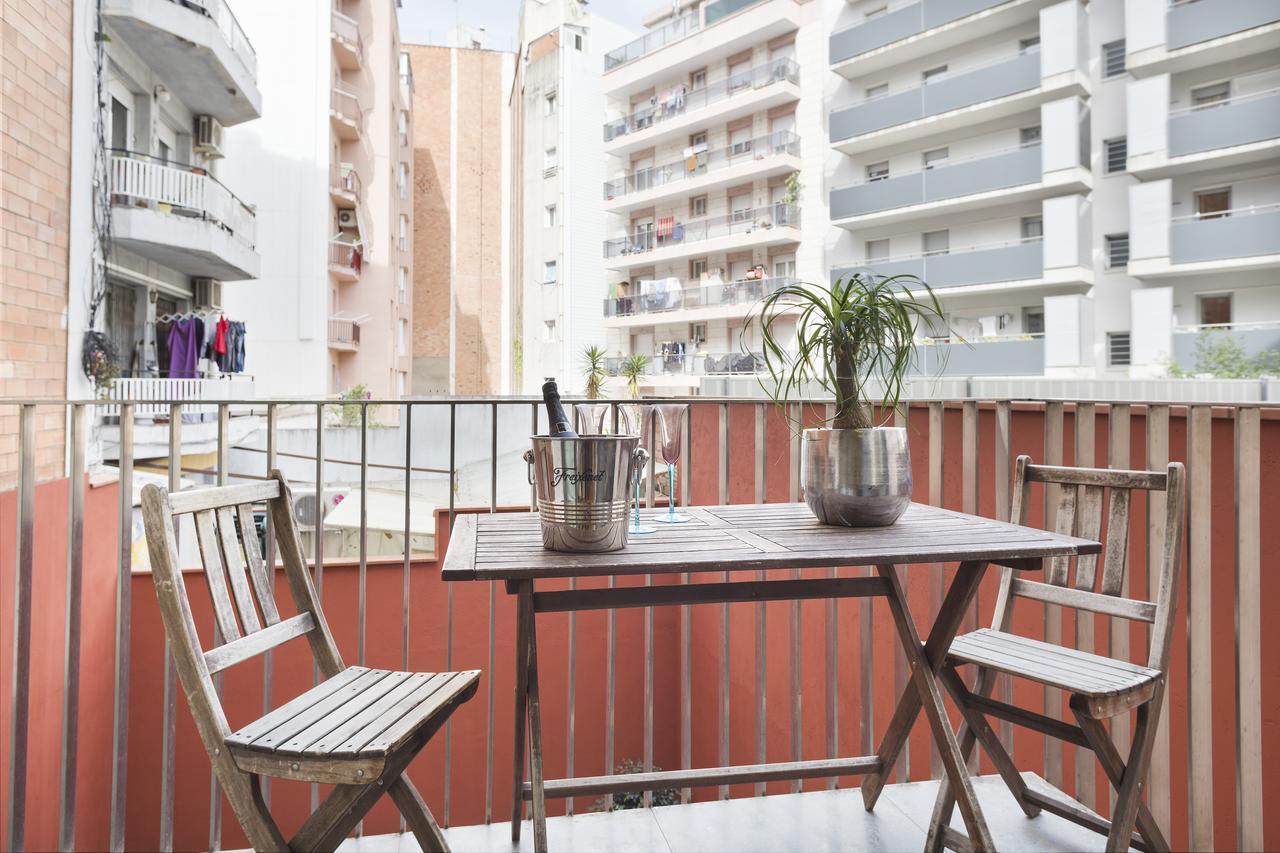 My Space Barcelona Pool City Center Exterior photo